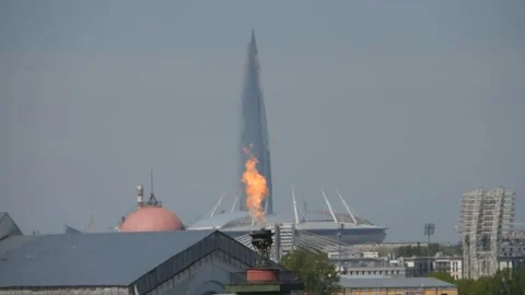 The view of the burning rostral columns and the stock exchange Vídeo Stock 150963105