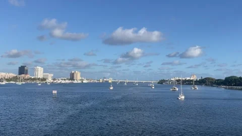View on the canal at the Palm Beach Stock-Footage 292833254