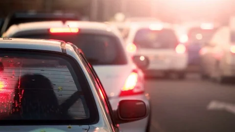 The view from the car back in dusk of traffic Jam in the city 库存影片 72754796
