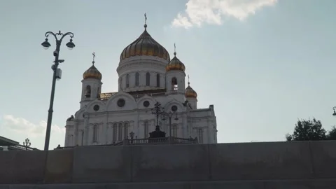 View of the Cathedral of Christ the Savior from a ship 스톡 동영상 201469819