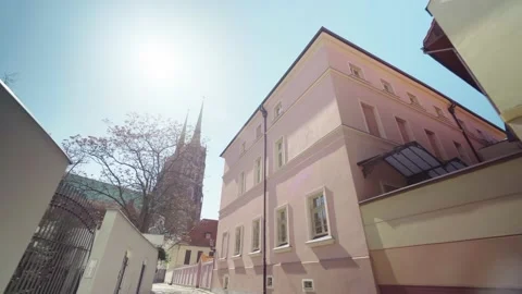 View of the Cathedral of St. John the Baptist in Wroclaw on Ostrow Tumski. 库存影片 224325981