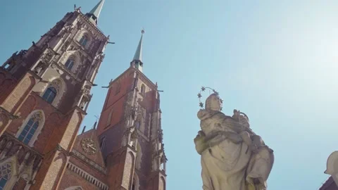 View of the Cathedral of St. John the Baptist in Wroclaw on Ostrow Tumski. Stockbeeldmateriaal 224326103