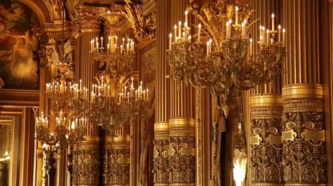 View of the ceiling of the opulent hall of mirrors in the palace of versailles Vídeos de archivo 66724608
