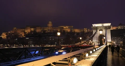 A view of Chain bridge and Buda Castle at night time Video stock 102358570
