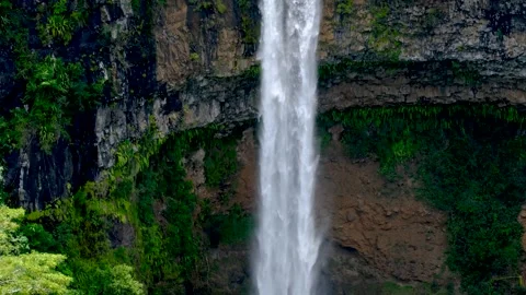 View of the Chamarel waterfall in Mauritius Video stock 169999587