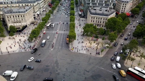 View of the Champ Elysees from the top of the Arc de Triomphe 스톡 동영상 112229991