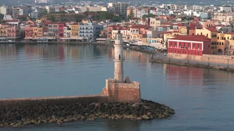  View of Chania with the amazing lighthouse, mosque, venetian shipyards, Crete,  Vídeo Stock 345749122
