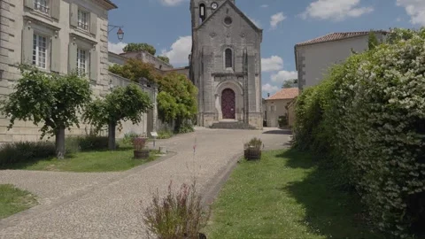 View of Château des Sénéchaux, Bourdeilles, Dordogne, Stock Footage 334716403