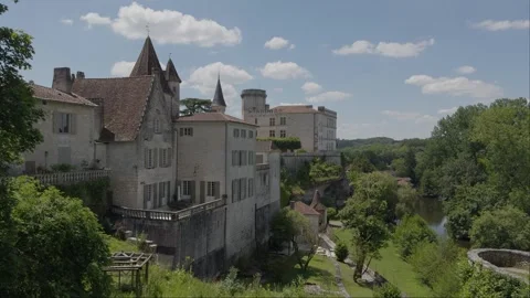 View of Château des Sénéchaux, Bourdeilles, Dordogne, Stock Footage 334716409