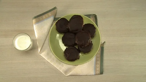 View on chef cutting apple for fruit salad Stock Footage 121334056