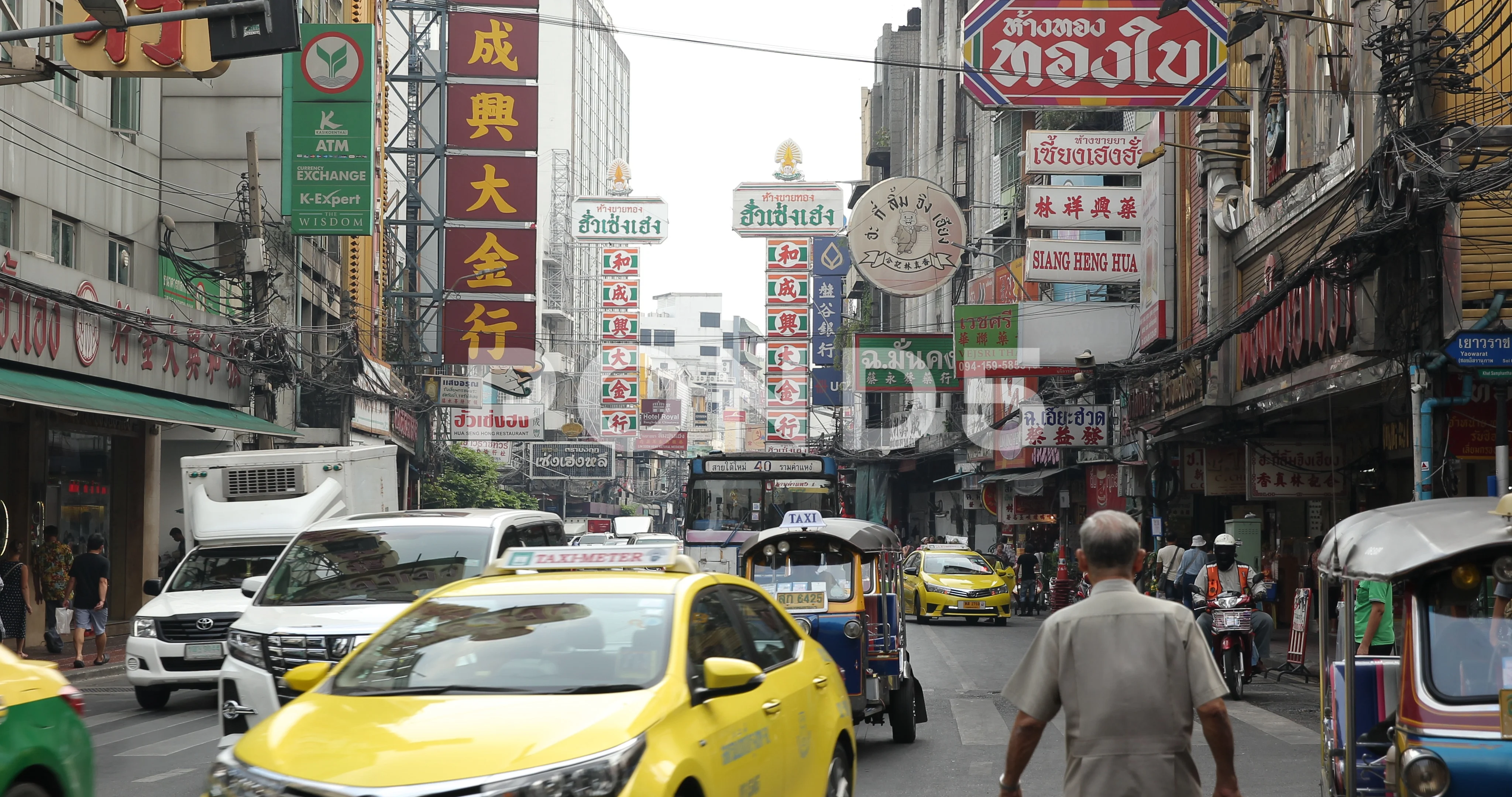 chinatown restaurant rush hour