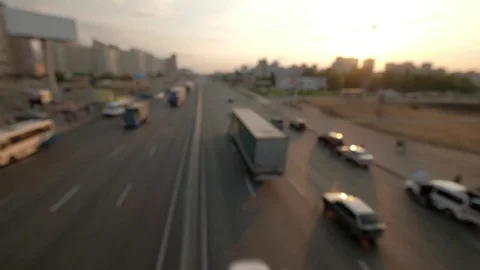 View of city traffic. Slow Motion and blur focus Vidéo 77903127