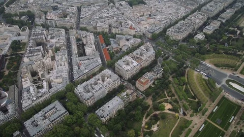 View of cityscape of Paris, Ile de France, France with major attractions of Stock Footage 75827044