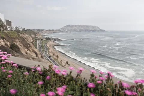 View from the cliff in Lima. One side with buildings and hotels, the other side  Stock Photos