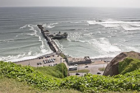 View from the cliff in Lima. One side with buildings and hotels, the other side  Stock Photos