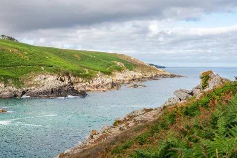View of the cliffs around Pointe du Millier, in Finistre, Brittany, France. Stockfoto's