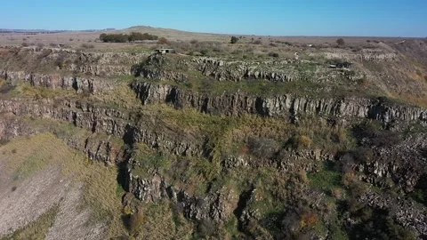 A view of the cliffs of the Gamla waterfall in the Gamla National Park, Golan Video stock 247649053