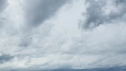 View of the cloudy sky Vídeos de archivo 166692412