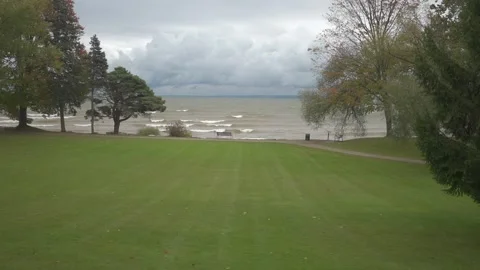 The view of a cloudy sky over shoerline Stockbeeldmateriaal 304985268
