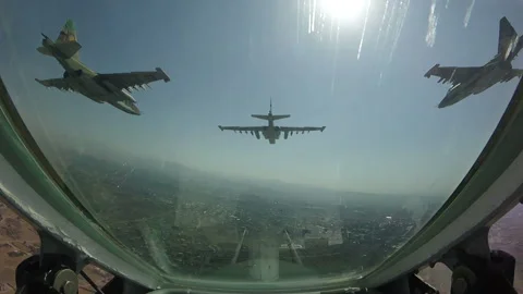View from the cockpit. Four military attack aircrafts - fighters Su-25 스톡 동영상 138228396