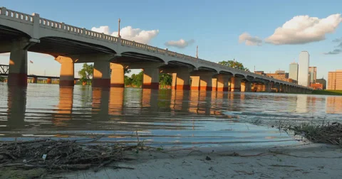 View of Commerce Bridge and Flooded Trinity River Video stock 62742494