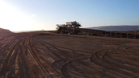 View to a conveyor belt machine in hambach 스톡 동영상 220509919