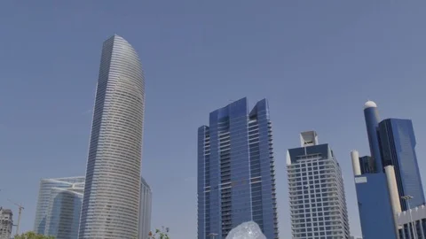 View of the Corniche and the Landmark building, Abu Dhabi, United Arab Emirates, Vídeos de archivo 78798913