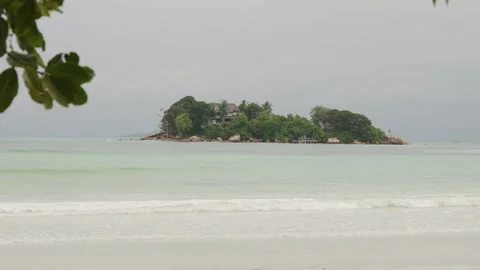 View from Cote D'Or Beach, Praslin, Seychelles 库存影片 331505690