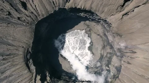 View into the crater of the vulcano bromo Video stock 146549845