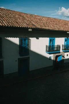 View of cusco street with shadows Foto stock