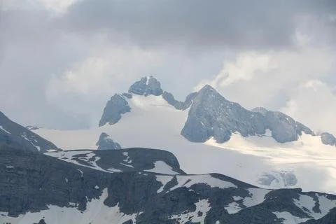View on the Dachstein Mountains with snow Foto stock
