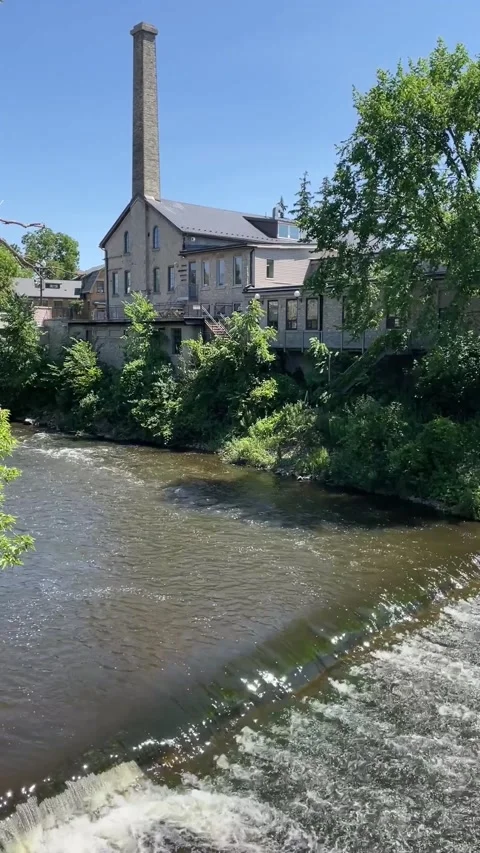 View of dam in Fergus Vídeo Stock 326160959