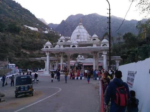 A view of darshani dwar, the entry gate for Vaishno Devi Shrine yatra Фото