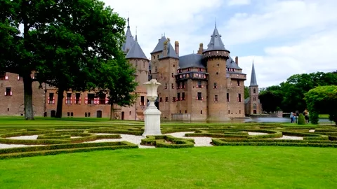 View of the De Haar Castle, Netherlands. 스톡 동영상 275280170