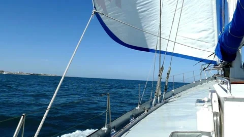 View from the deck of the yacht at the bow, close up with Side view with blue se Stock-Footage 281029808