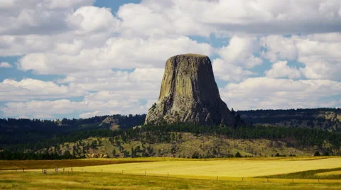 View of Devils Tower Wyoming in the Black Hills America Vidéo 58145870