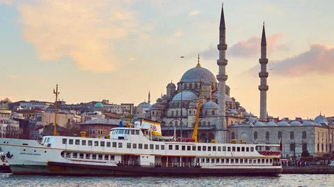 View of the docks of Istanbul in the sunset Stock-Footage 67361109