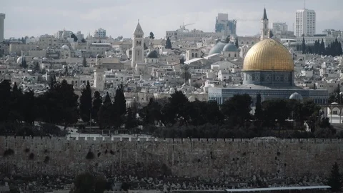 View of the Dome of the Rock outside of Jerusalem on the Mount of Olives Stock Footage 86071827
