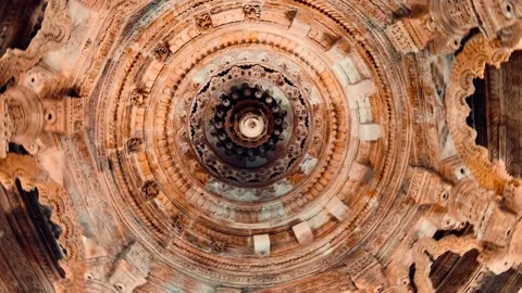 View of the dome of the Sun temple in Modhera, Gujarat, India Stockbeeldmateriaal 132896763