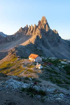 View down to mountain hut Stock-Fotos