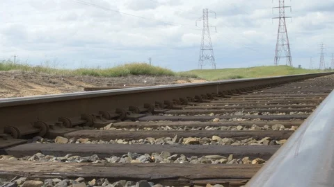 View down train tracks daytime low angle 스톡 동영상 89061909