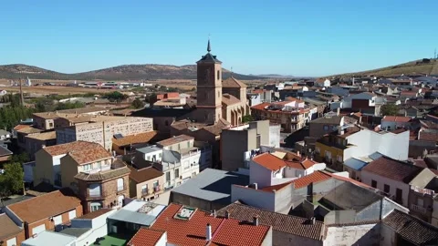 View from drone, city of urda, spain, toledo, Spanish villages, church, traditio Vídeos de archivo 227900242