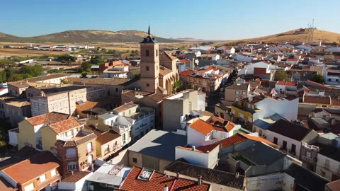 View from drone, city of urda, spain, toledo, Spanish villages, church, traditio Vídeos de archivo 227900433