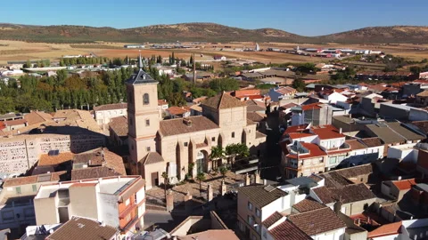 View from drone, city of urda, spain, toledo, Spanish villages, church, traditio Vídeos de archivo 227900752