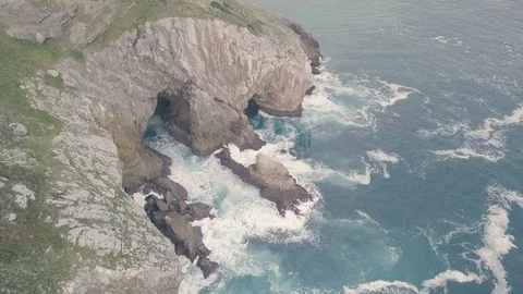 View from the drone to the ocean and rocks Vidéo 82740043