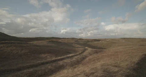 View from the dunes (Apple ProRes 422 HQ) Stockbeeldmateriaal 171262524