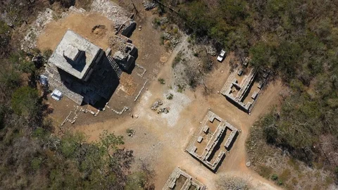 View of Dzibilchaltun looking straight down, backing away and pitching up Video stock 104098795