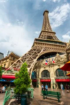 View of Eifel Tower of the Paris Hotel and Casino on The Strip, Las Vegas Bou Фото