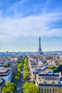 A view of the Eiffel Tower and Paris, France from the Arc de Triomphe. Stock-Fotos