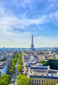 A view of the Eiffel Tower and Paris, France A view of the Eiffel Tower an... Stockfoto's
